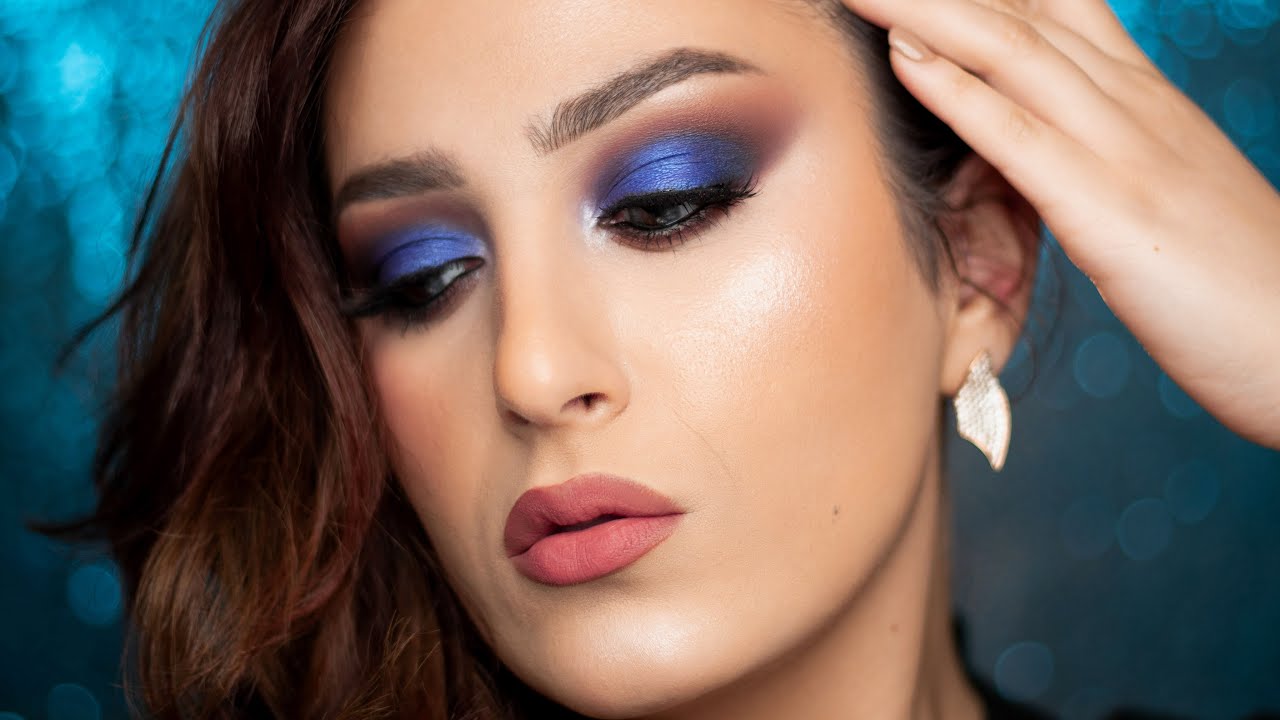 3 أفكار مكياج ثقيل باللون الأزرق السموكي