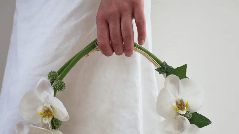 كيفية تنسيق بوكيه زفاف مع زهور الأوركيد