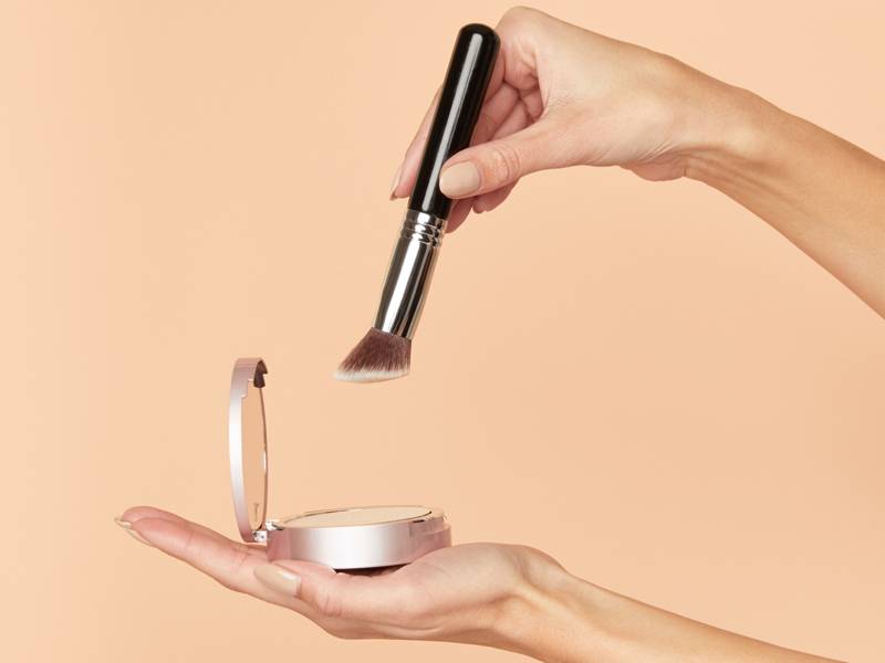 اكتشفي أسرار استعمال البودرة الشفافة ضمن روتينك الجمالي!