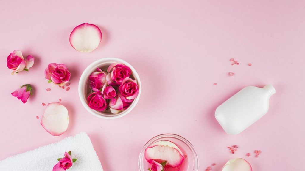 كل ما يجب أن تعرفيه عن فوائد الهيدروسول للبشرة