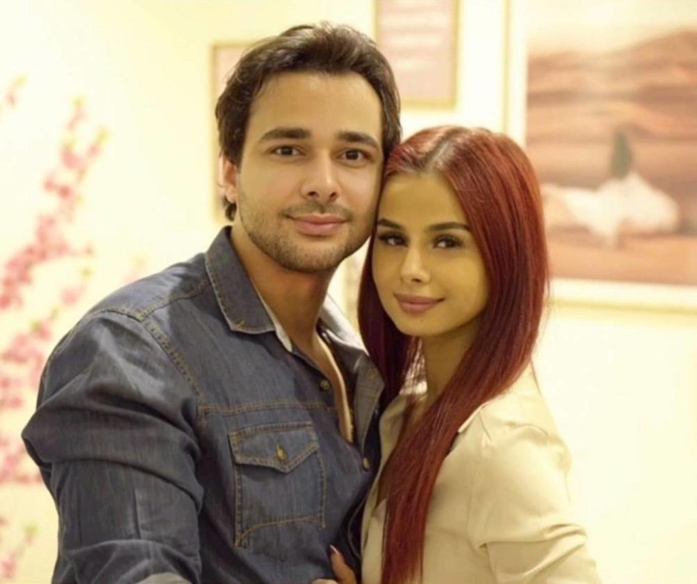 منة عرفة تقوم بحذف كل صورها مع خطيبها محمود المهدي لتأكد الانفصال!