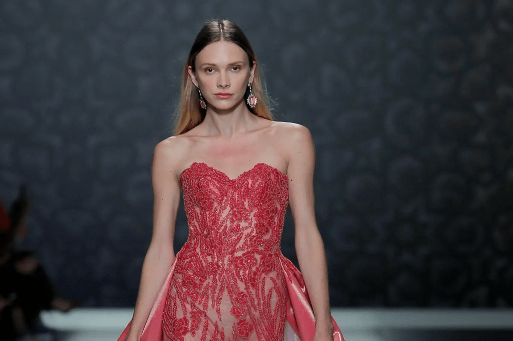 6 موديلات فساتين خطوبة تراندي وعصرية تخطف الأنظار