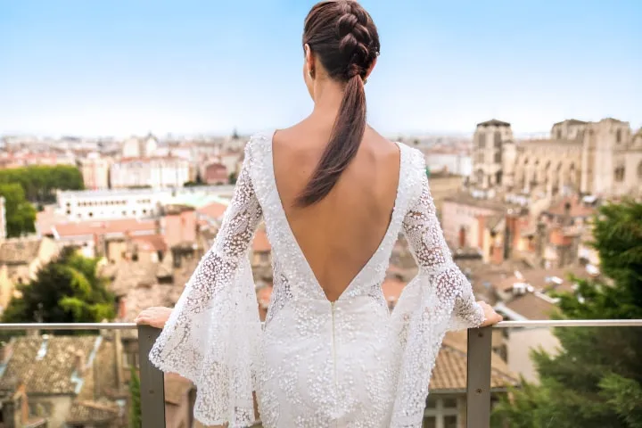 إليك كيفية تطبيق تسريحة ذيل الحصان بـ7 طرق مختلفة