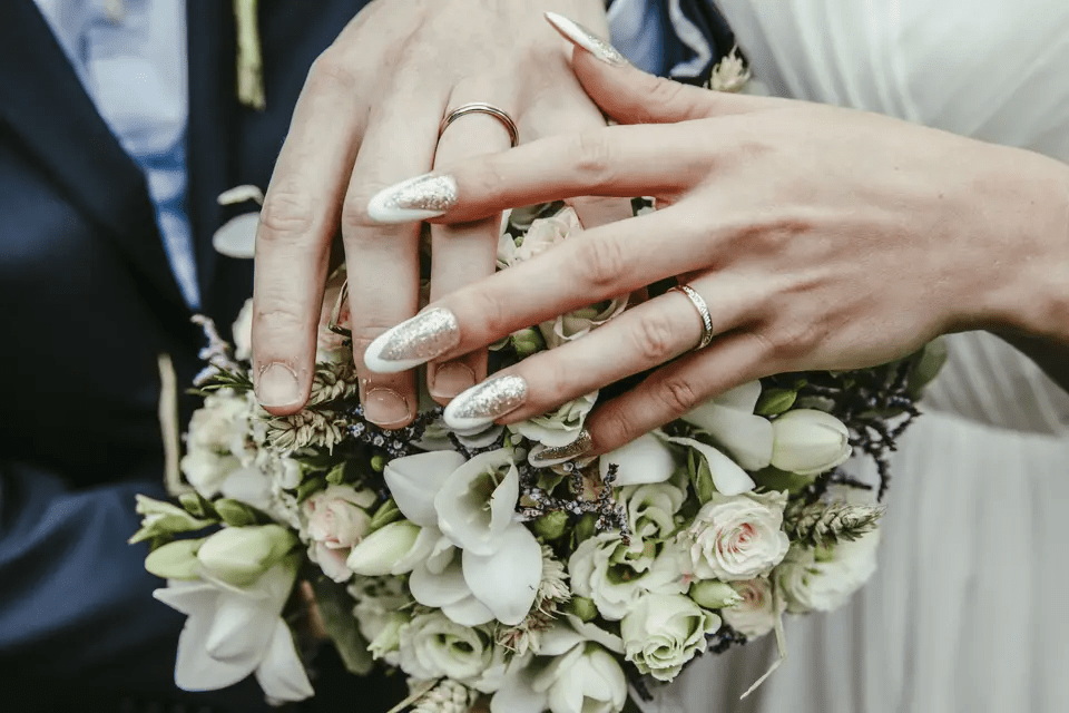 موضة ألوان مانكير مميزة وعصرية عليك تجربتها في حفل زفافك