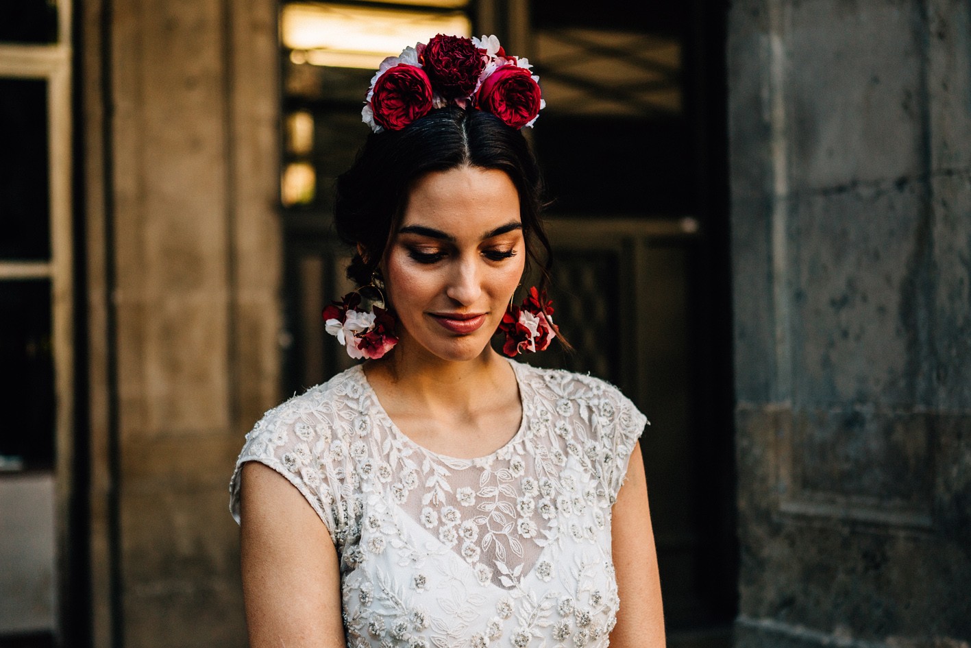 تسريحات شعر مزينة بزهور كبيرة الحجم XXL