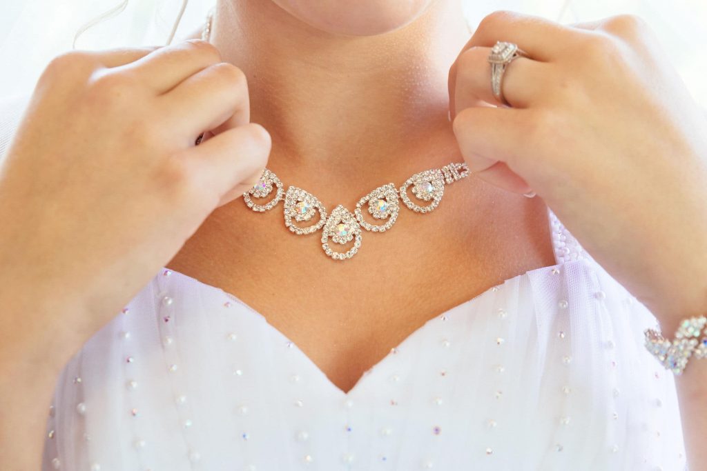 طرق اختيار مجوهرات الزفاف التي تناسبك