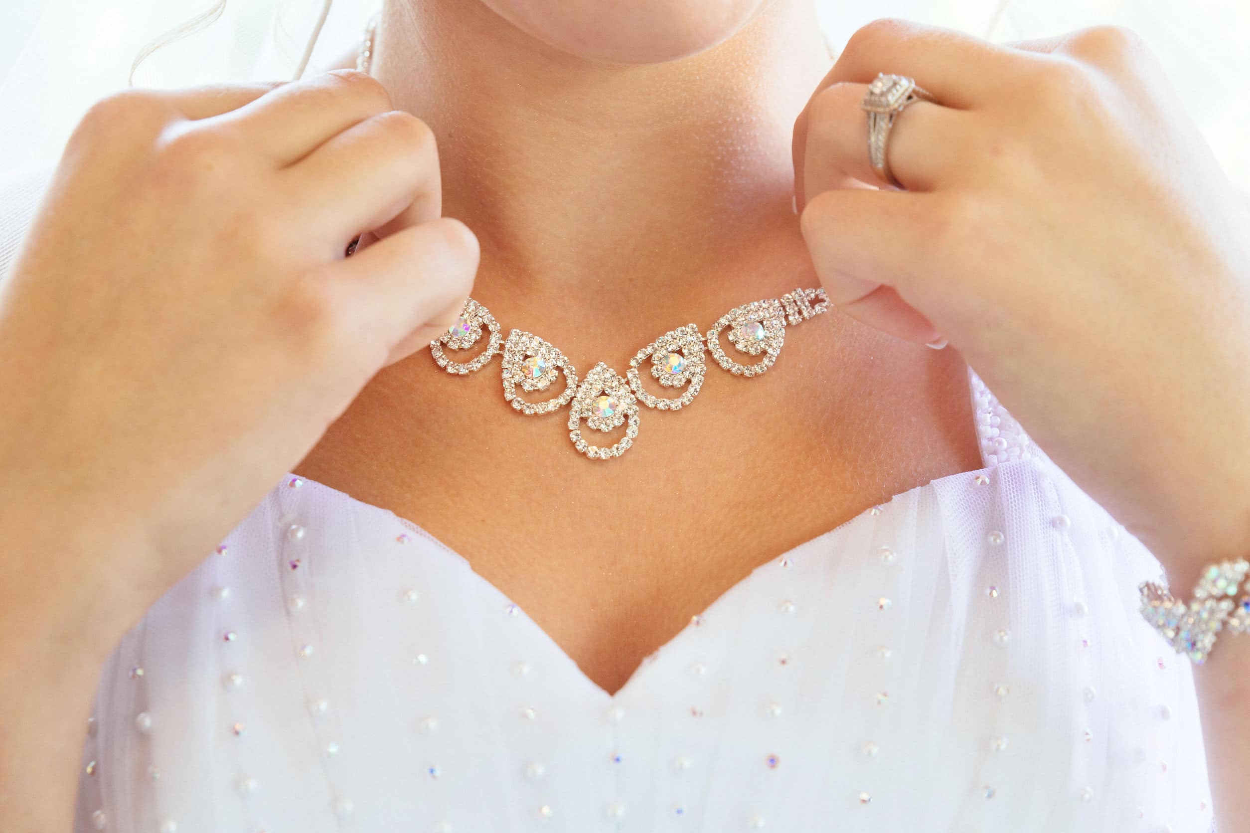 طرق اختيار مجوهرات الزفاف التي تناسبك