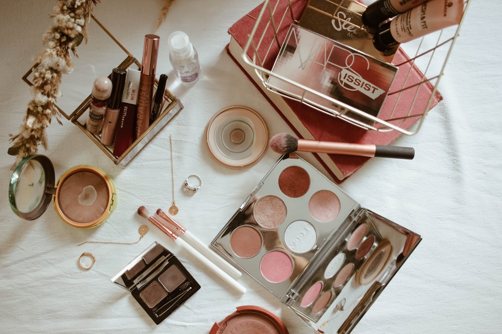 أفضل مستحضرات مكياج عليك الوثوق بها في فصل الصيف