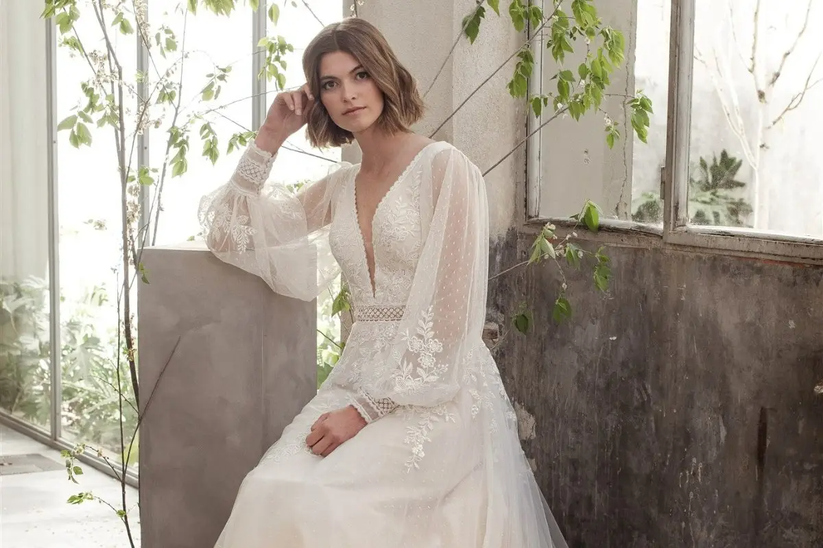 فساتين زفاف فارا سبوزا لموسم 2022: تطريز جنوني يلفت الأنظار