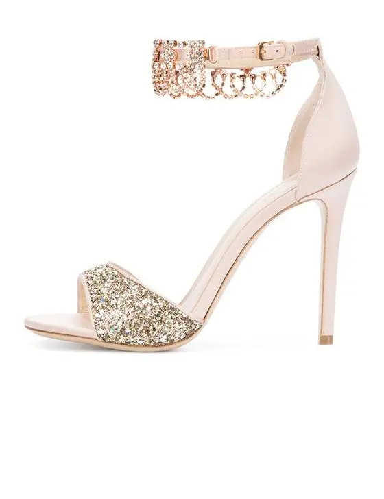 أحذية زفاف مزينة