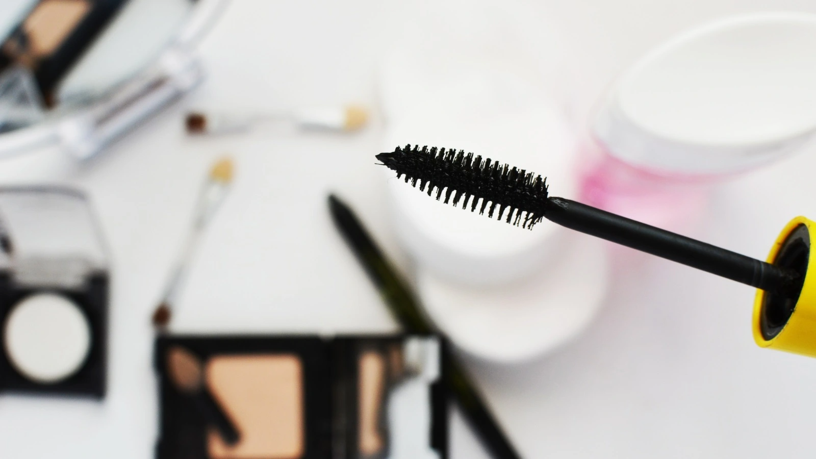 فرشاة الماسكارا القديمة : استعمالات مبهرة وغير مسبوقة