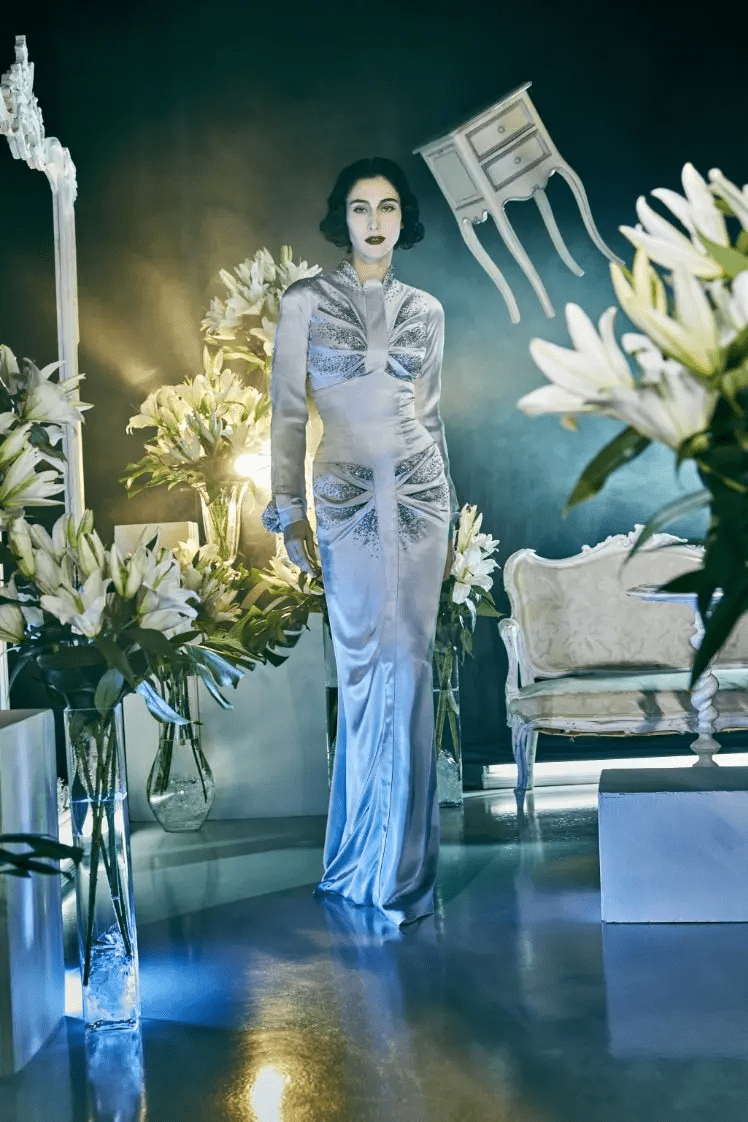 فساتين سهرة براقة