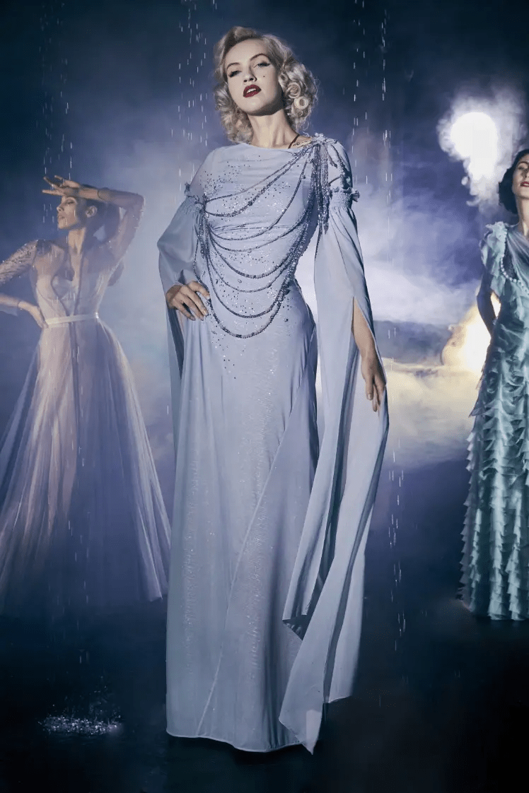 فساتين سهرة براقة