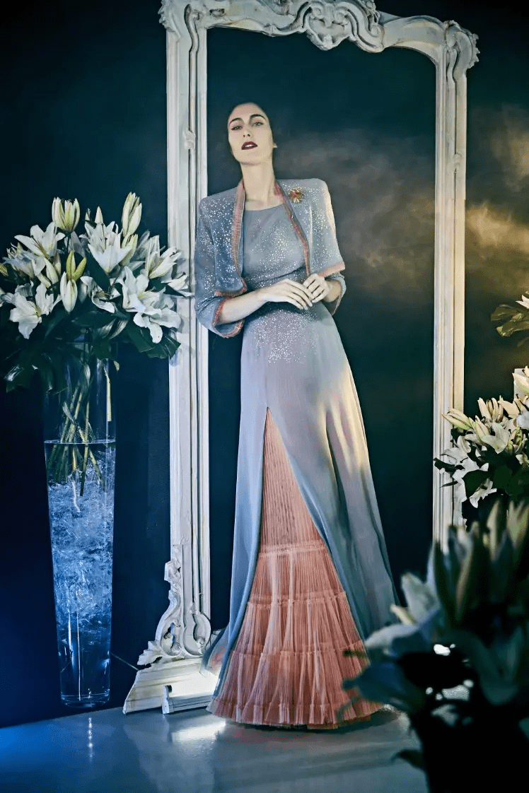 فساتين سهرة براقة