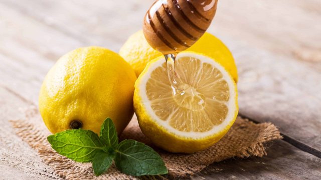 الليمون للوجه : الفوائد والوصفات الطبيعية