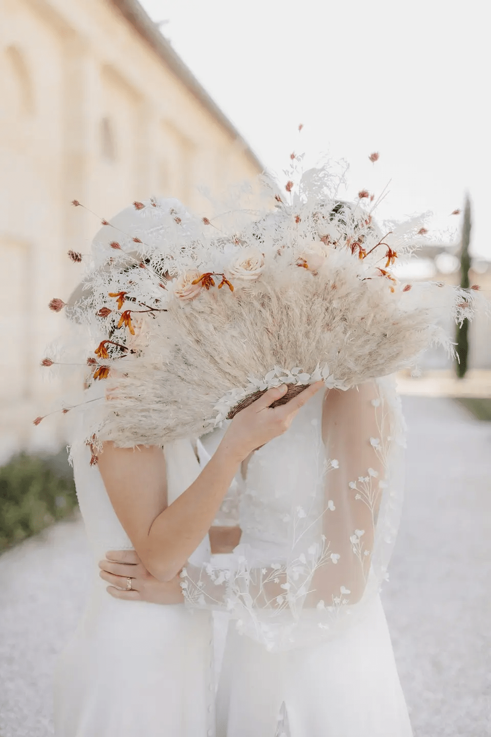 مروحة الزفاف للعروس