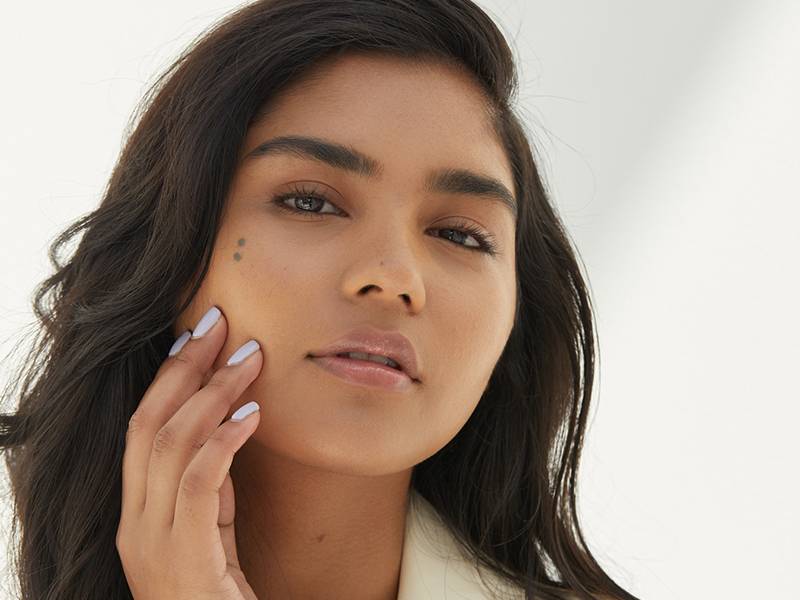 كيف أختار كريم أساس يناسب لون بشرتي؟