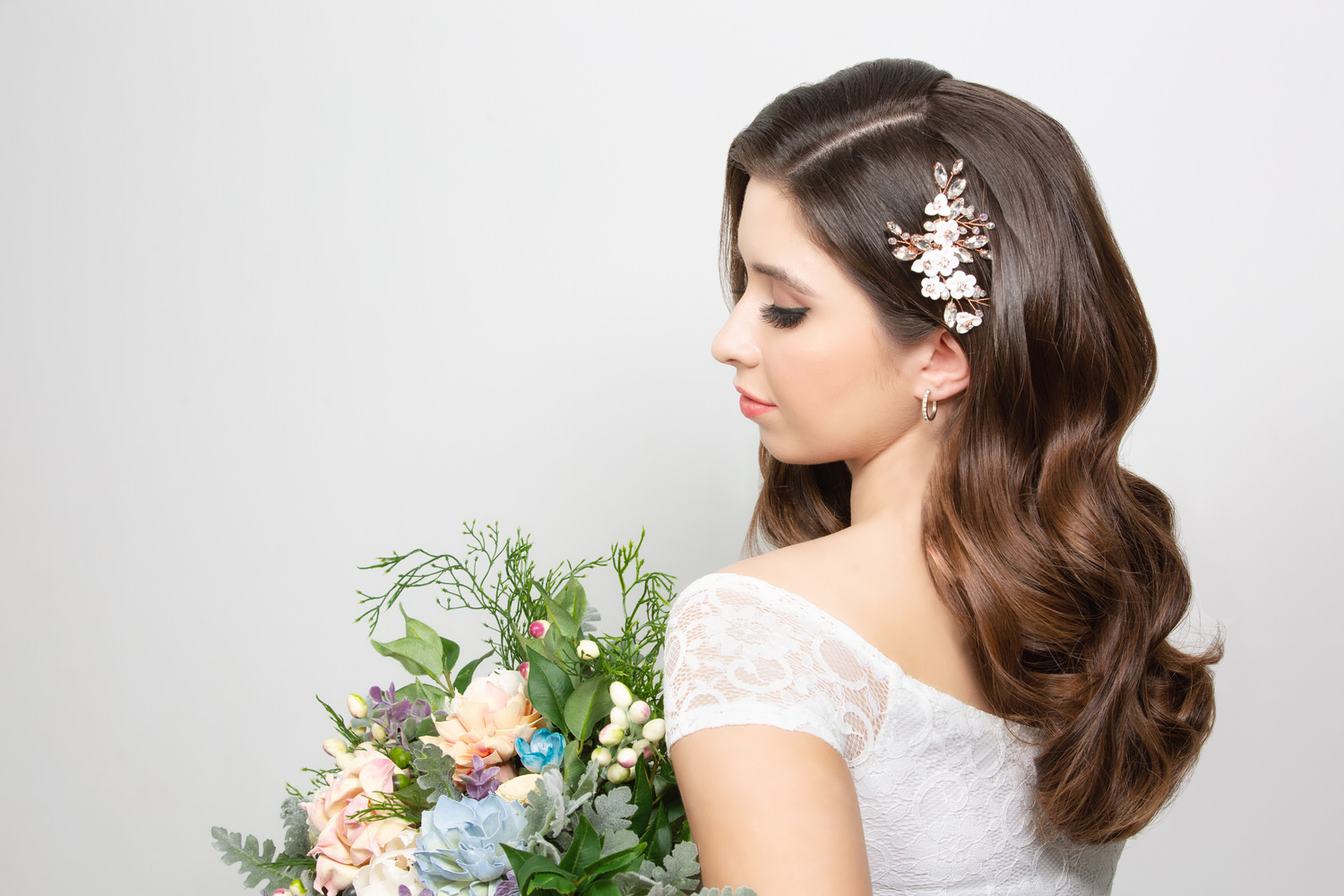 تعطير الجسم قبل الزفاف بمخمرية الزعفران