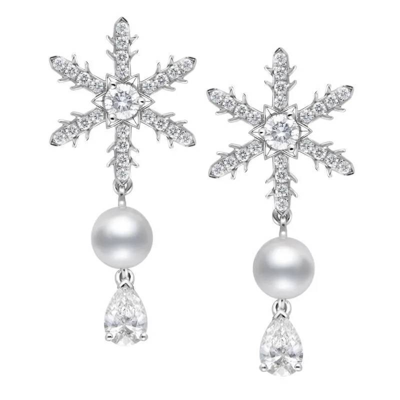 أقراط مرصعة بالألماس