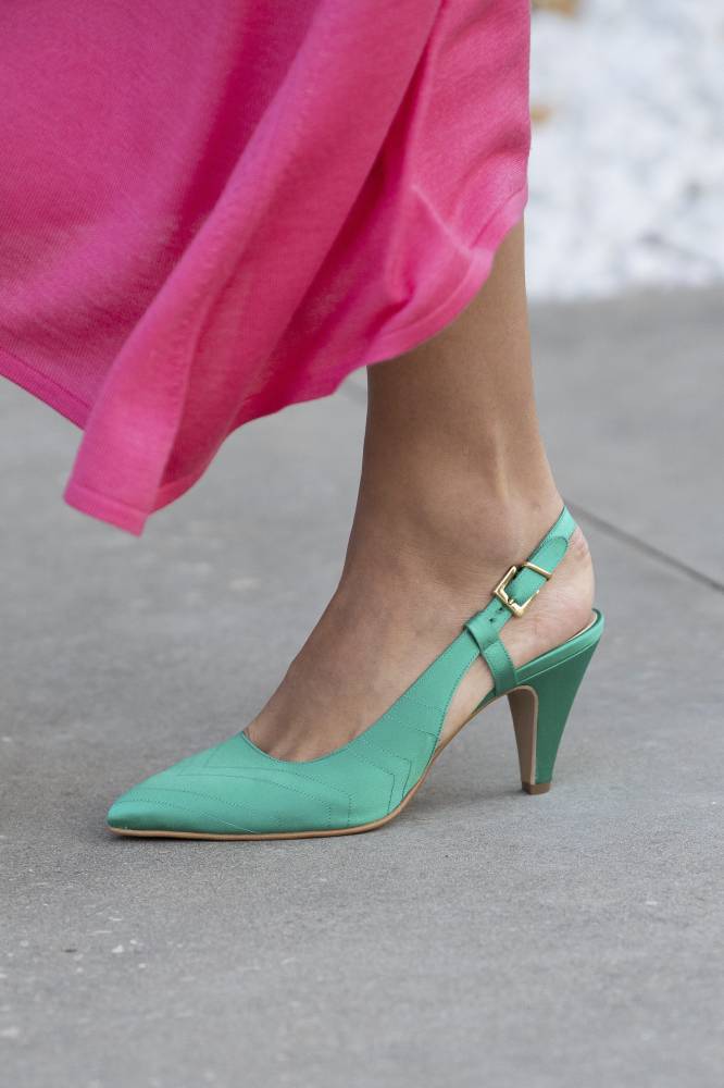 4 موديلات أحذية باللون الأخضر