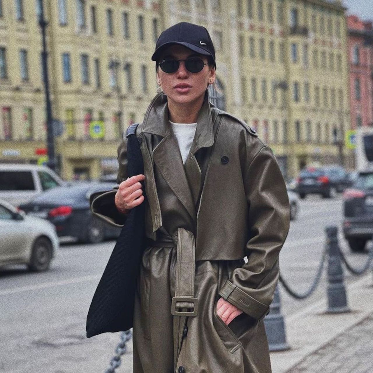 موضة المعطف الترانش خيارك في الأجواء الخريفية الباردة