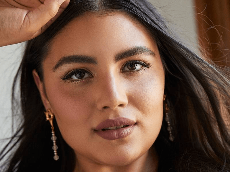 تطبيق أحمر الشفاه المات مثل المحترفين في 6 خطوات