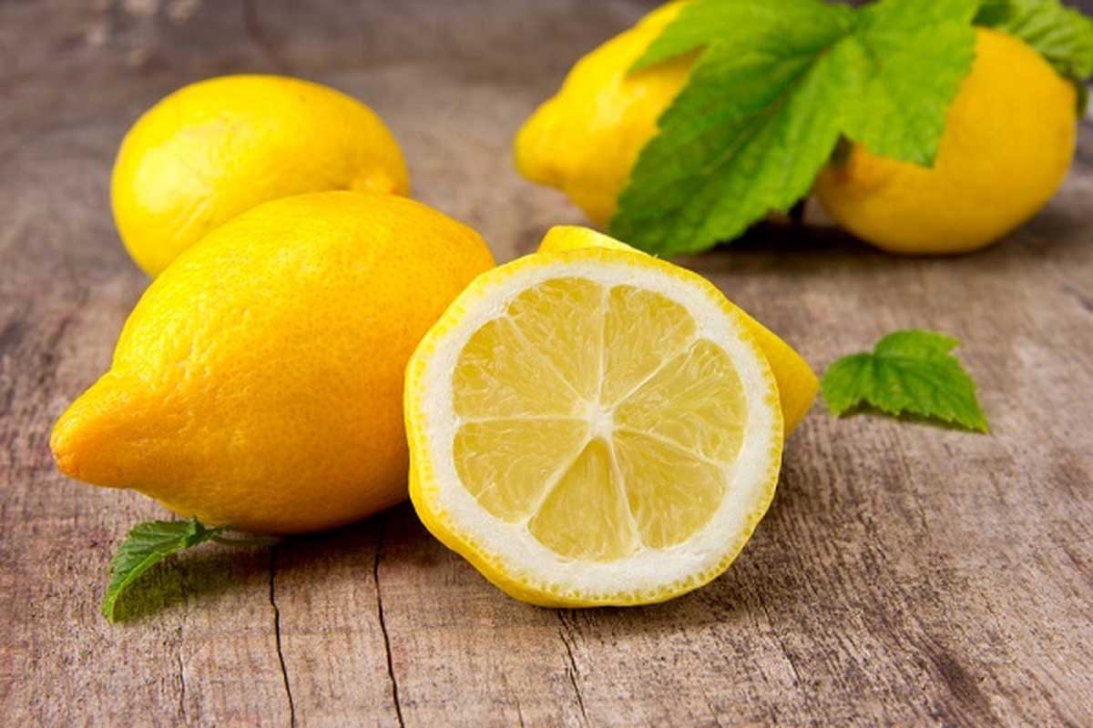 تنظيف الحبر من الحقيبة الجلدية