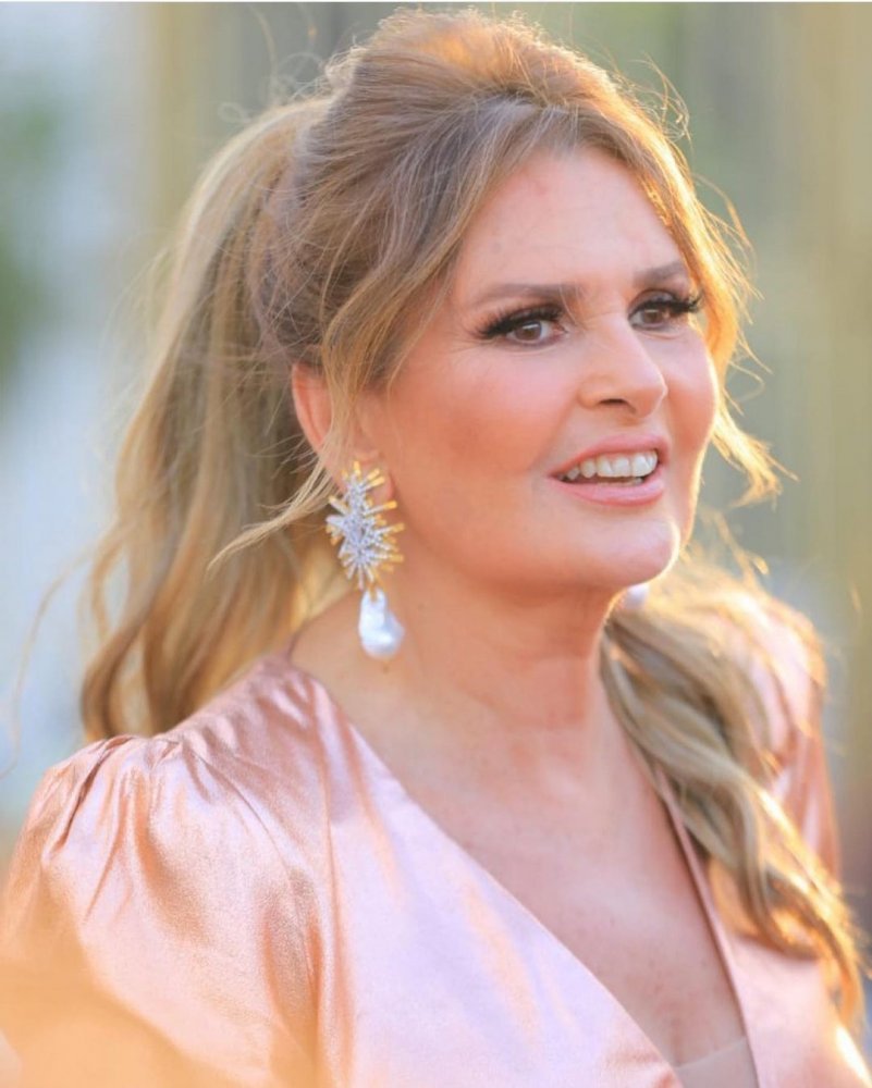 إطلالات المكياج للبشرة