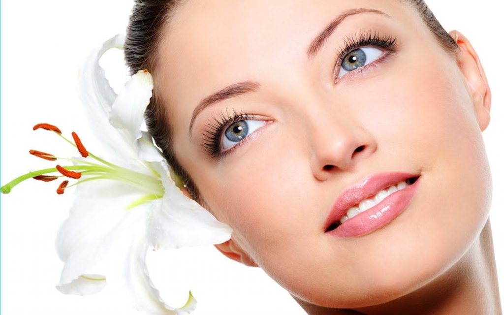 4 علاجات منزلية لبشرة مشرقة في أسبوع.. لا تفوتيها!
