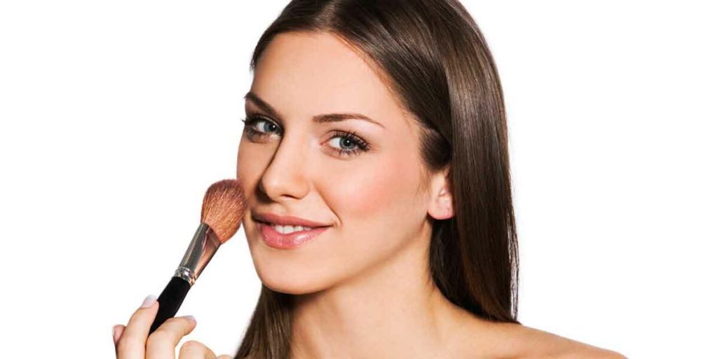 تصغير الأنف بالمكياج .. اكتشفي الطريقة بالخطوات