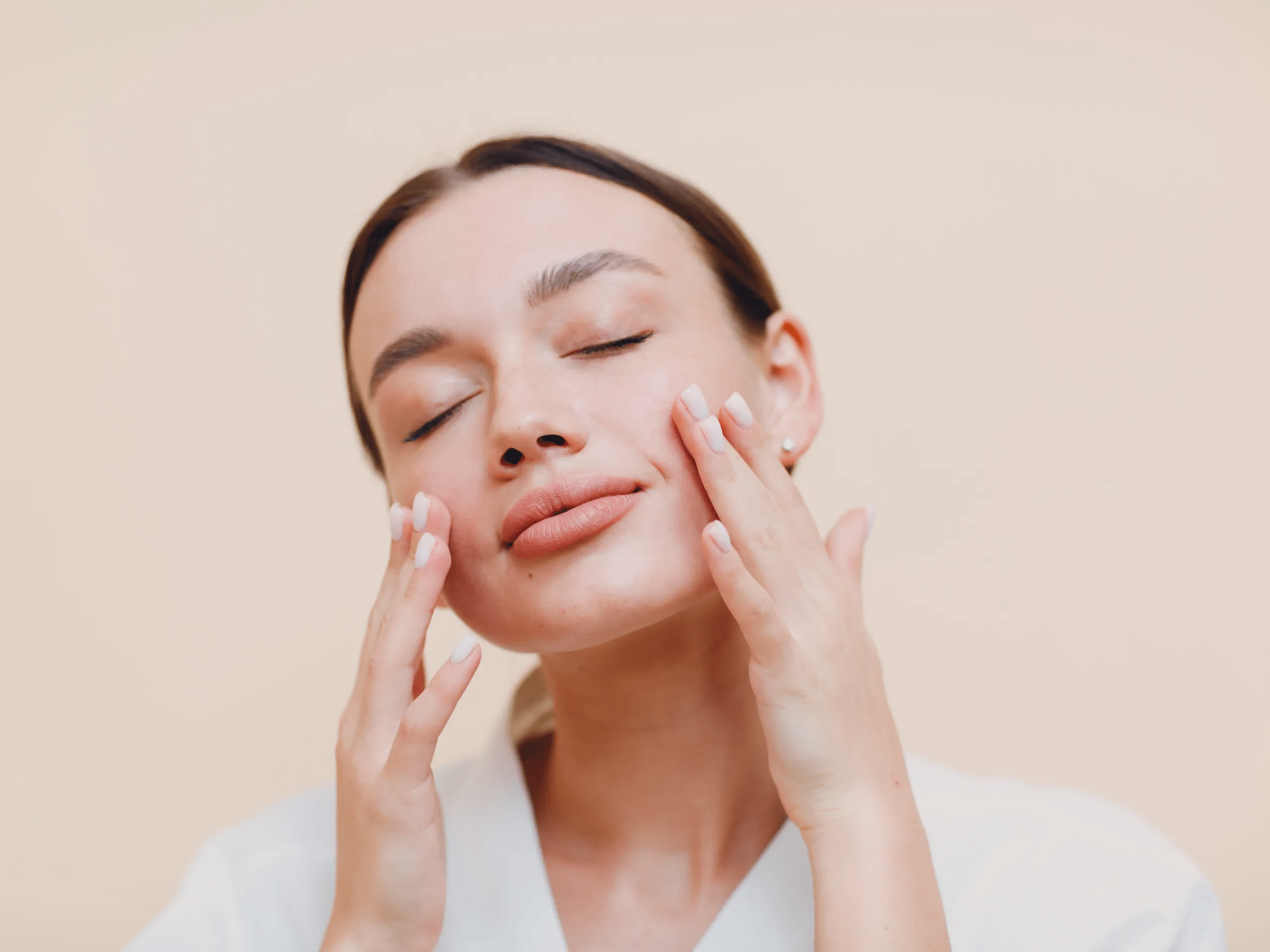 أفضل الكريمات الليلية المرطبة لبشرة نضرة!