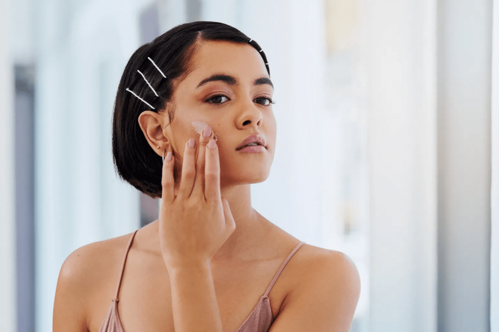 كيفية تحضير البشرة قبل تطبيق المكياج