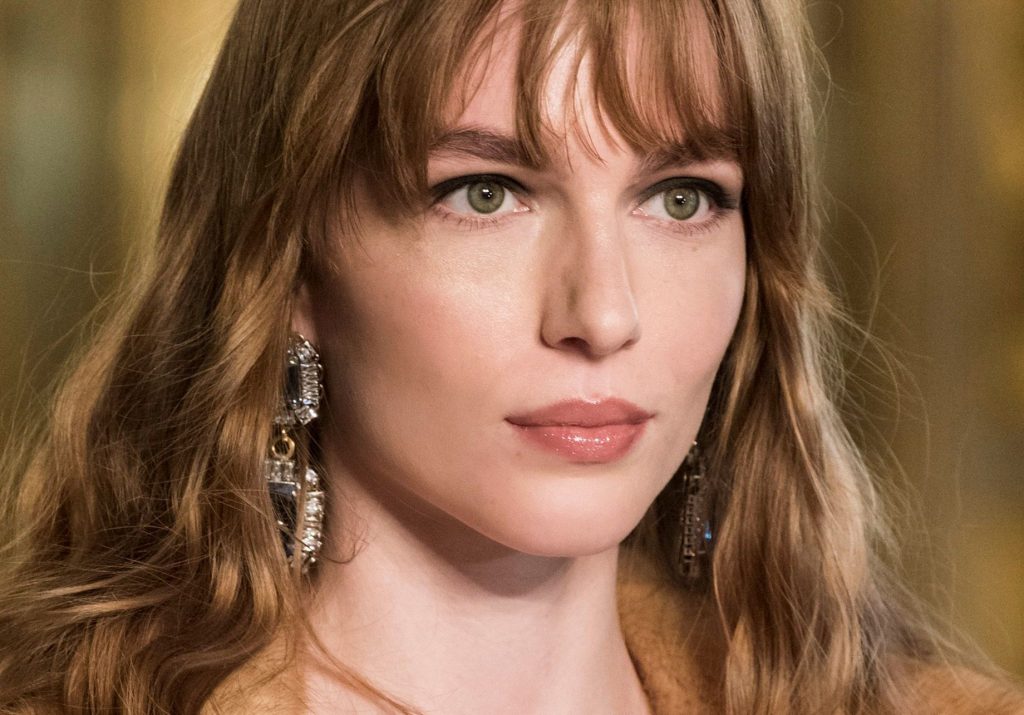 ألوان صبغة رائجة في موسم شتاء 2023