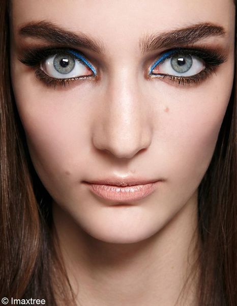 مكياج عيون أزرق سماوي