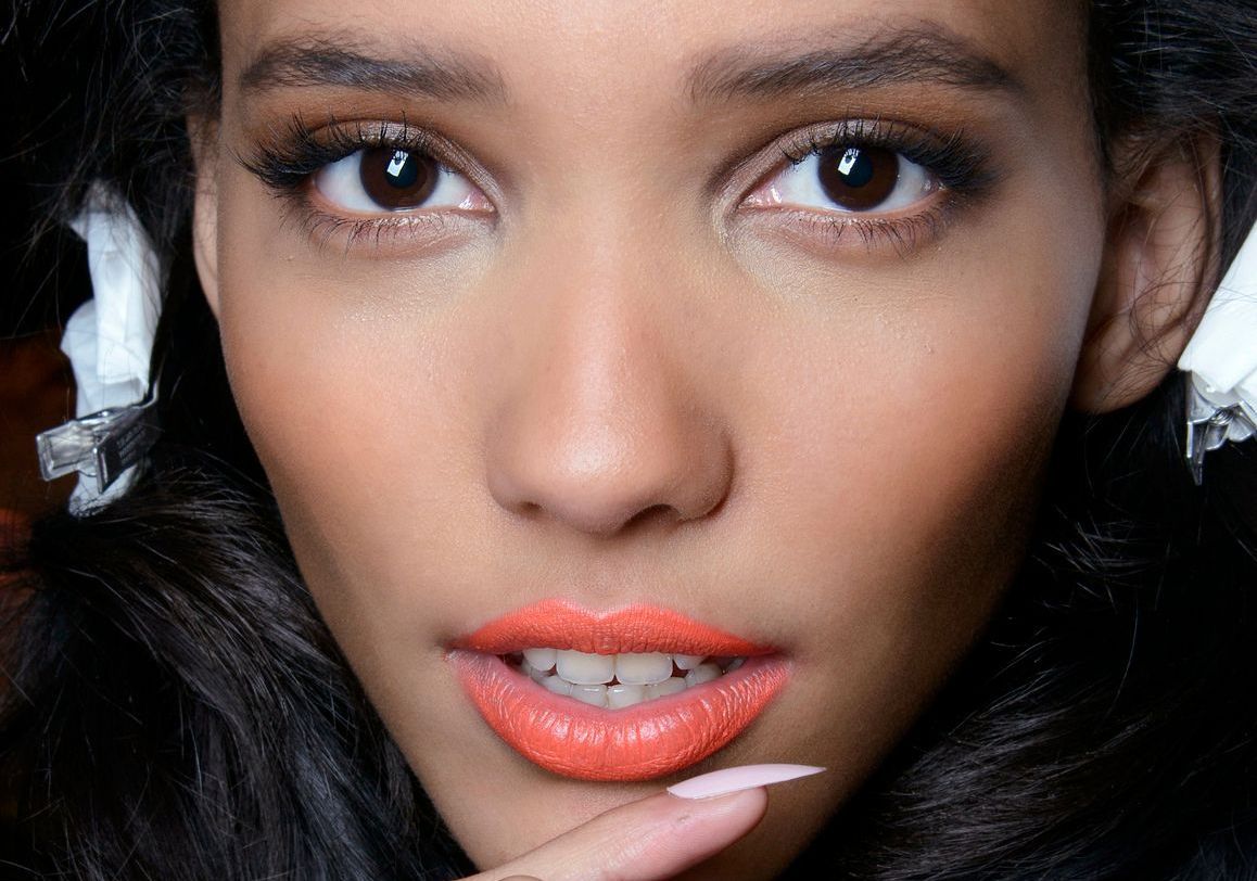 كيفية ادماج لون الكوراي في المكياج بطرق مثالية