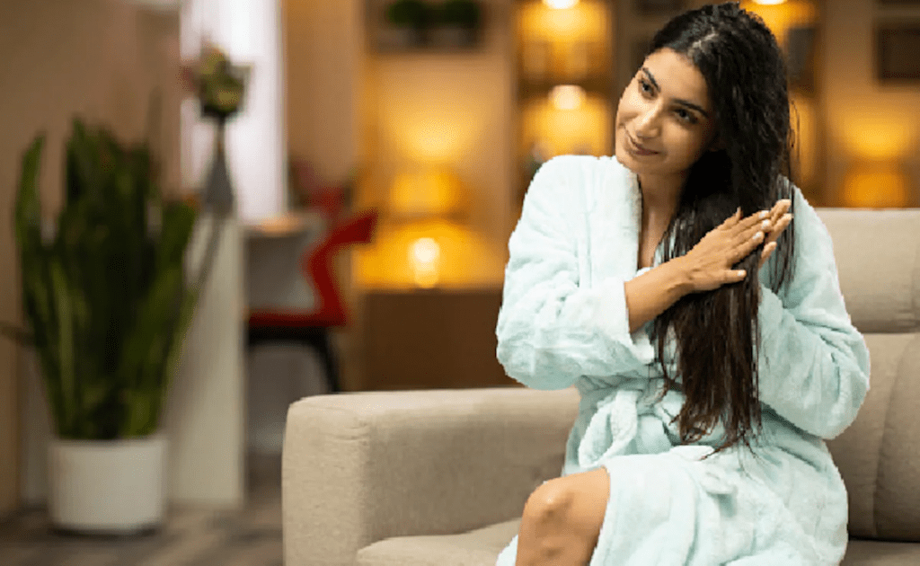 كيف تنامين بشعر مبلل وتحافظي على مظهره الجميل في اليوم التالي