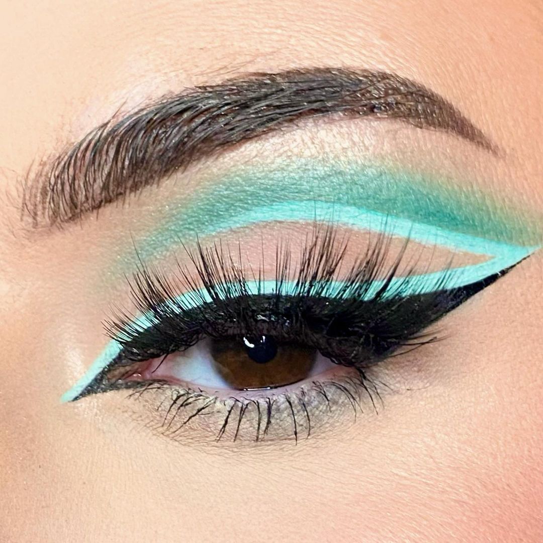 3 خطوات لرسم زاوية العين 