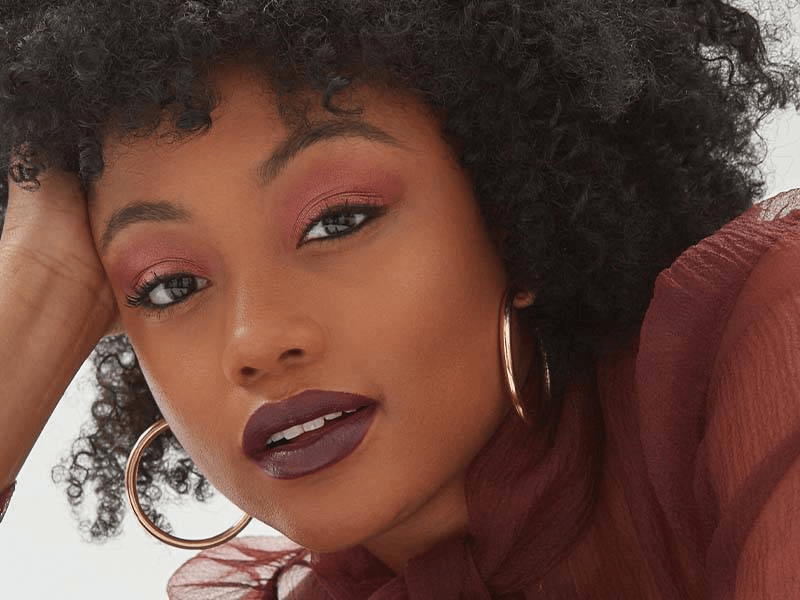 مكياج زفاف مذهل لصاحبات البشرة الداكنة بالفيديو