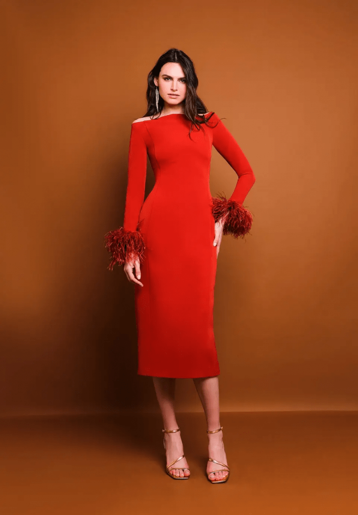 فساتين سهرة باللون الأحمر لإطلالة أنثوية جذابة في حفلة نهاية السنة