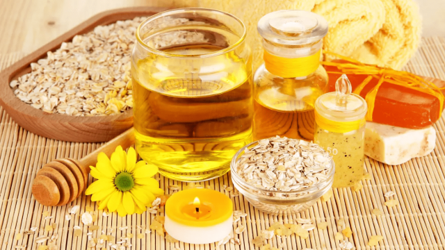 أسرار استخدام أقنعة العسل لعلاج مشاكل البشرة