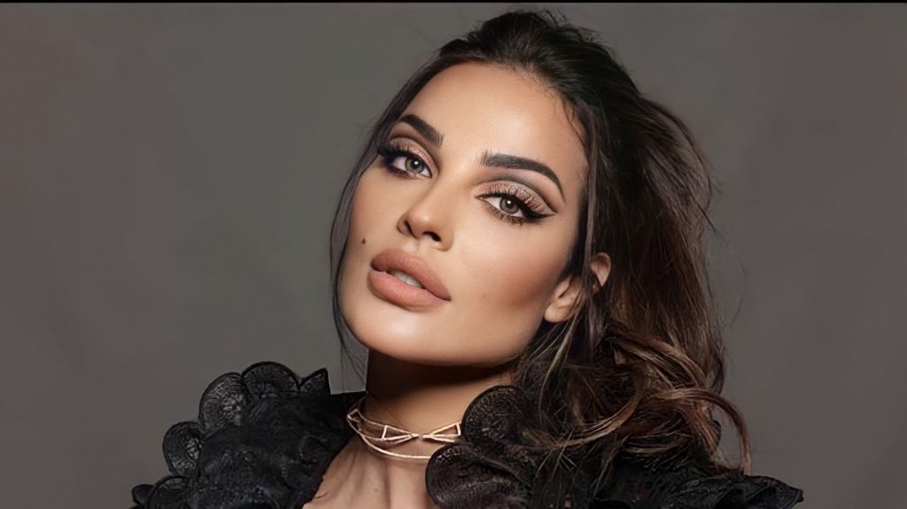 أفكار مكياج من وحي نجمات الشاشة حسب شكل عيونهن