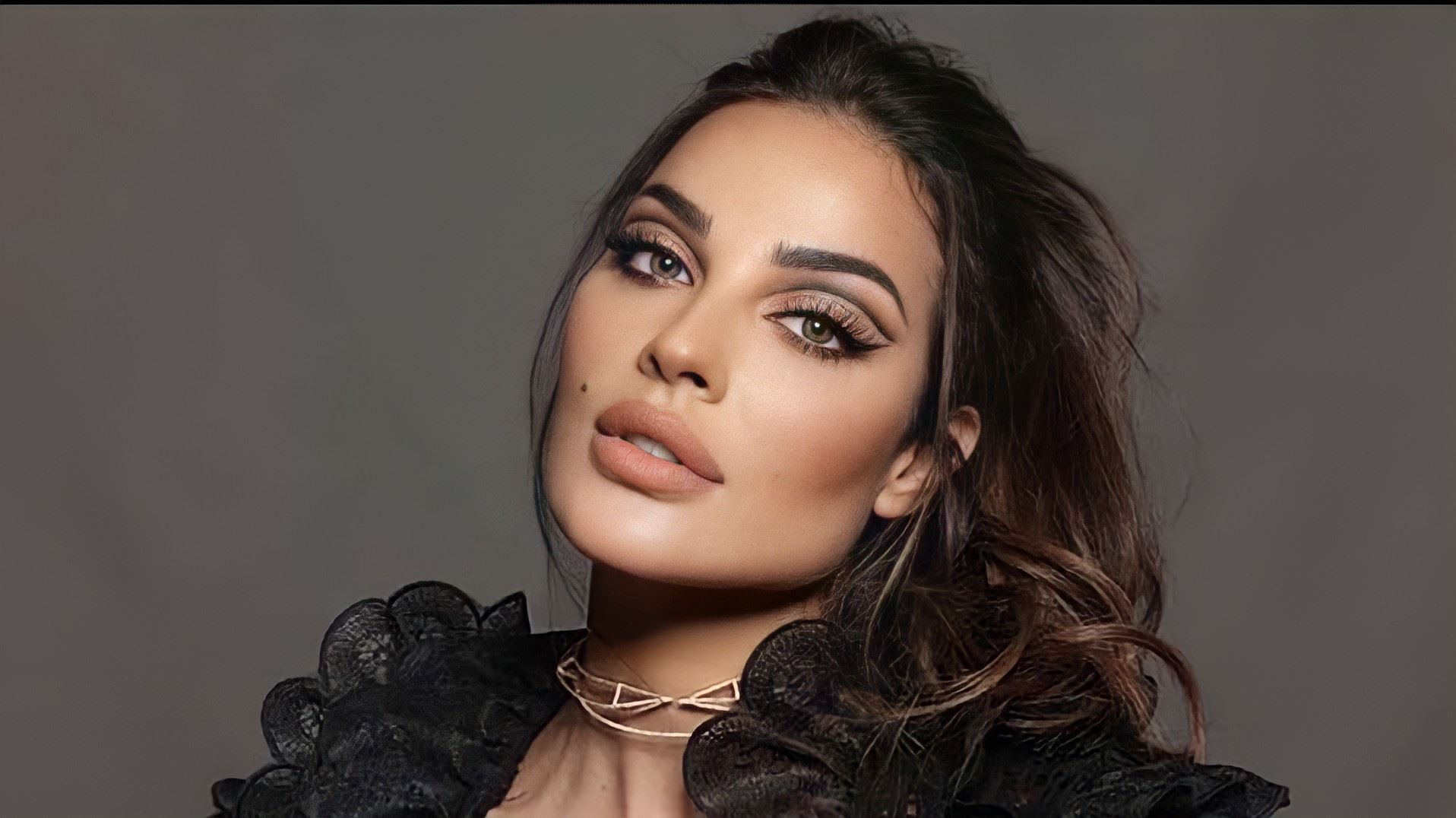 أفكار مكياج من وحي نجمات الشاشة حسب شكل عيونهن