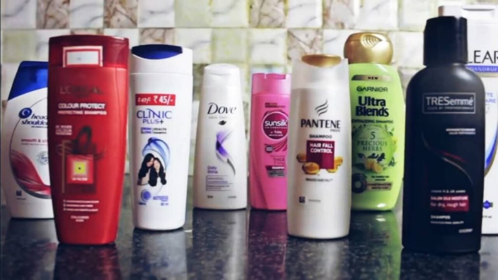 طرق اختيار الشامبو و3 علامات تخبرك أنك تستخدمين النوع الخاطئ!