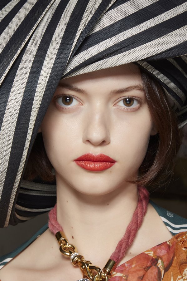 ستايلات مكياج عصرية 