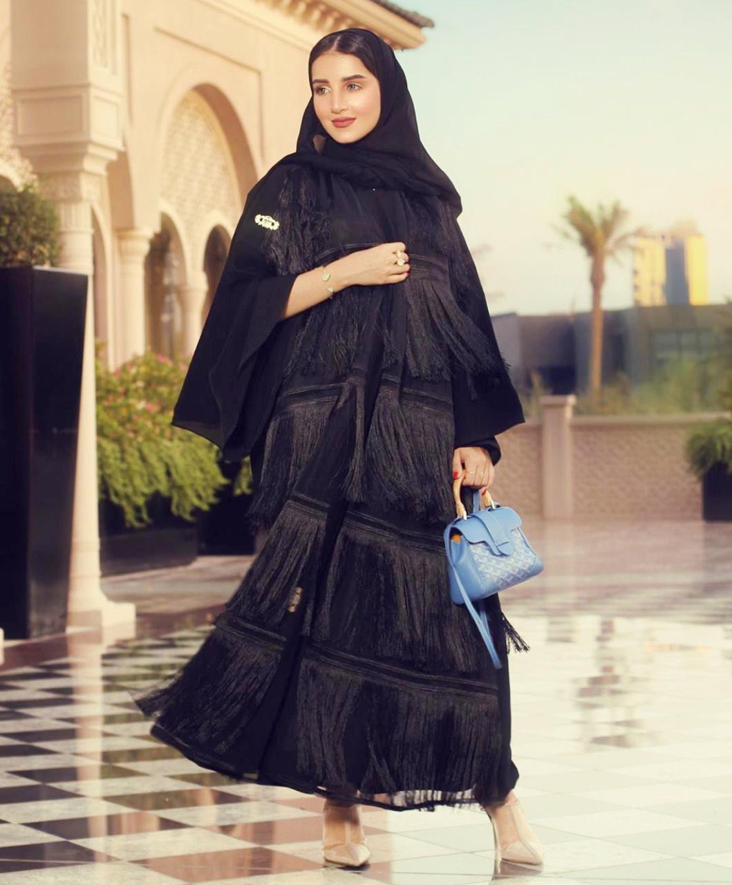 5 موديلات عبايات فاخرة للسهرات الرمضانية