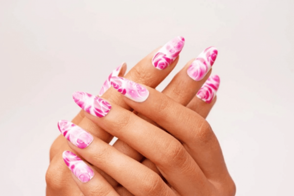 خطوات تطبيق طلاء أظافر بلومينج جال