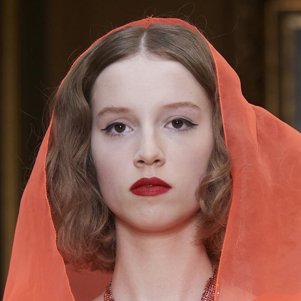 6 ألوان حمرة لصاحبات البشرة البيضاء من وحي عروض الموضة