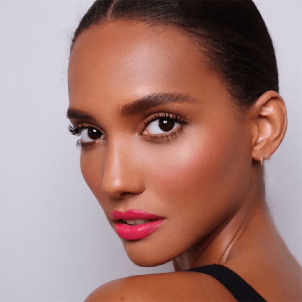 4 إطلالات مكياج مبتكرة للمرأة العصرية!