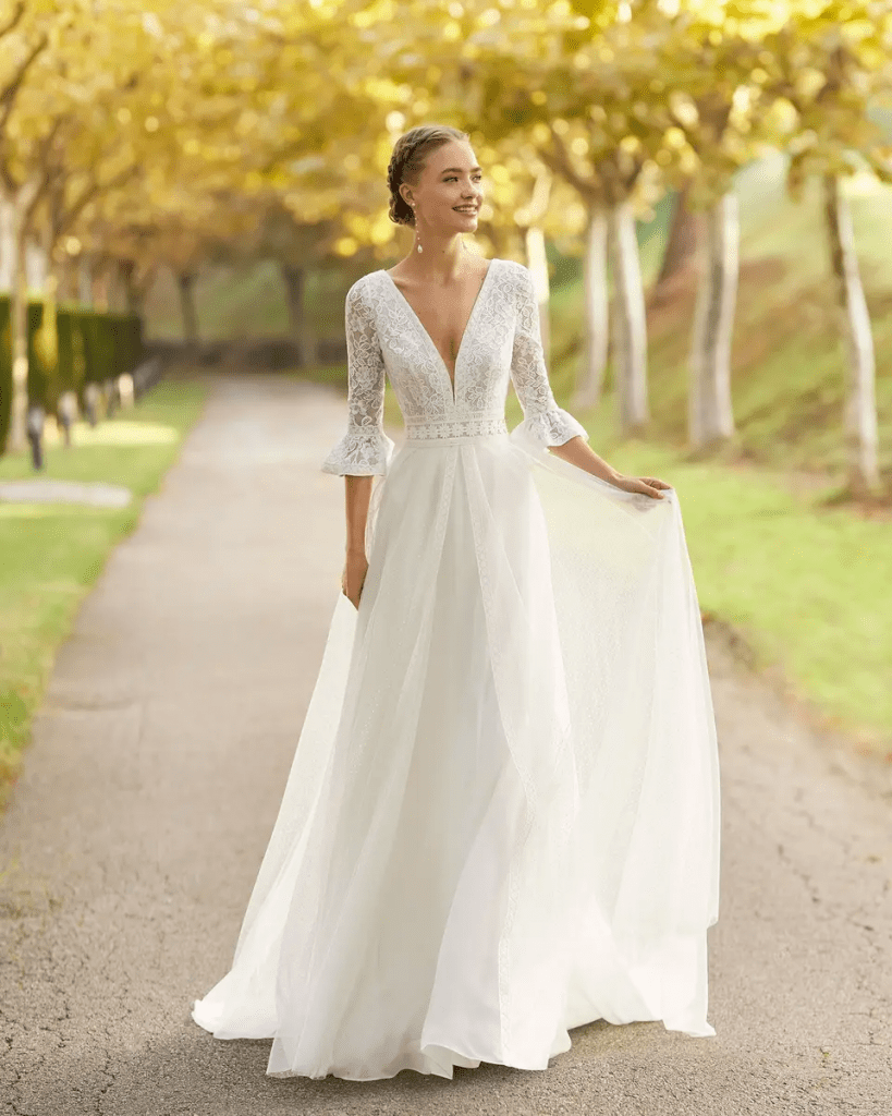 فساتين زفاف ألمانوفيا 2023 مزيج من الخامات الإنسيابية لإطلالة بوهيمية ساحرة