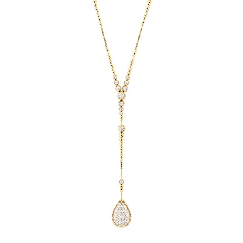 إكسسوارات ذهبية عصرية